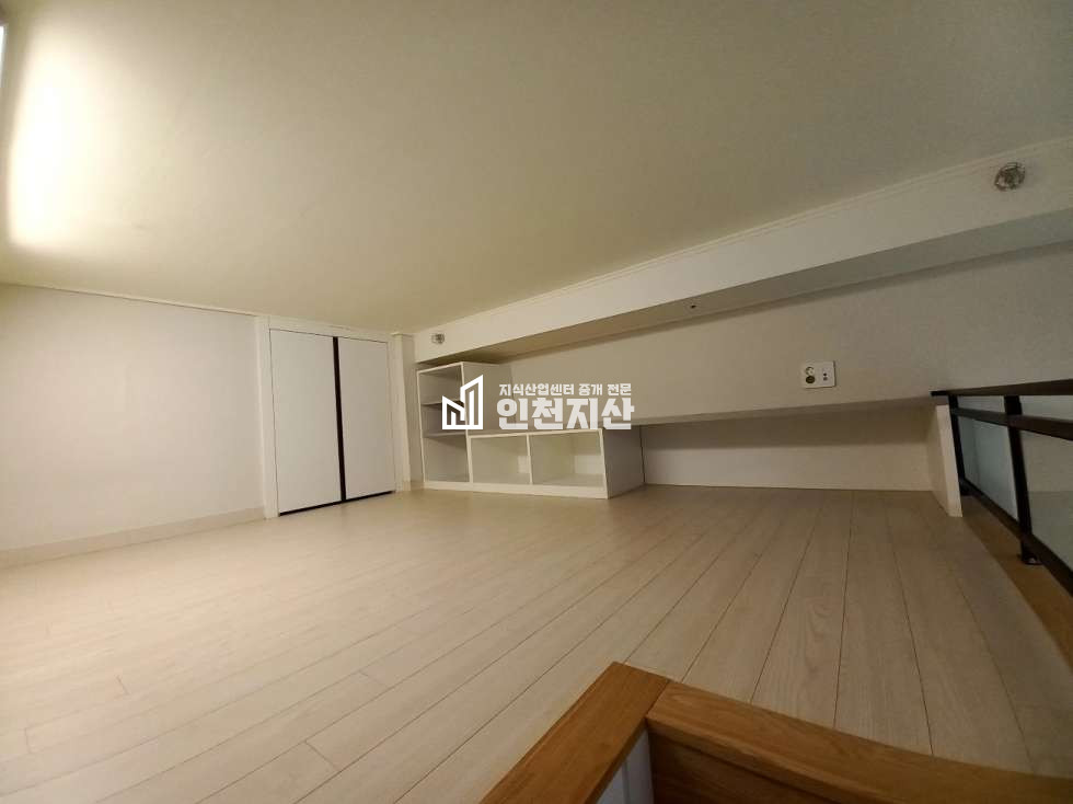 인천 부평구 갈산동 94 A동 실 약11평.사업자가능.동향.역세권.복층기숙사 월세 매물번호 11548 사진 3