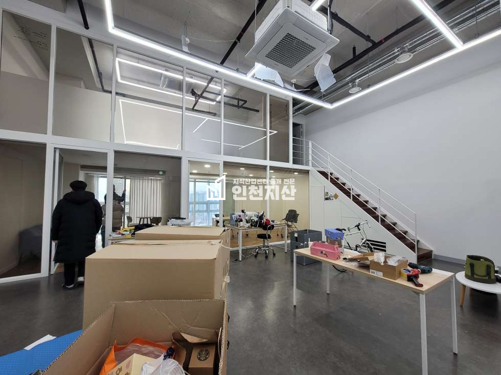 인천 부평구 갈산동 94 전용32평.깔끔한 인테리어 복층설계,드라이브인 공장 월세 매물번호 11626 사진 1