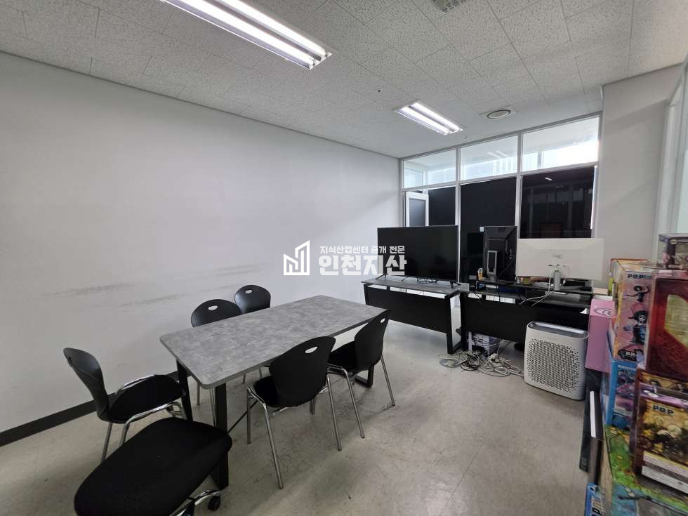 인천 부평구 갈산동 94 전용27평.룸1개.중층서향.화물엘리베이터 월세 매물번호 11565 사진 7