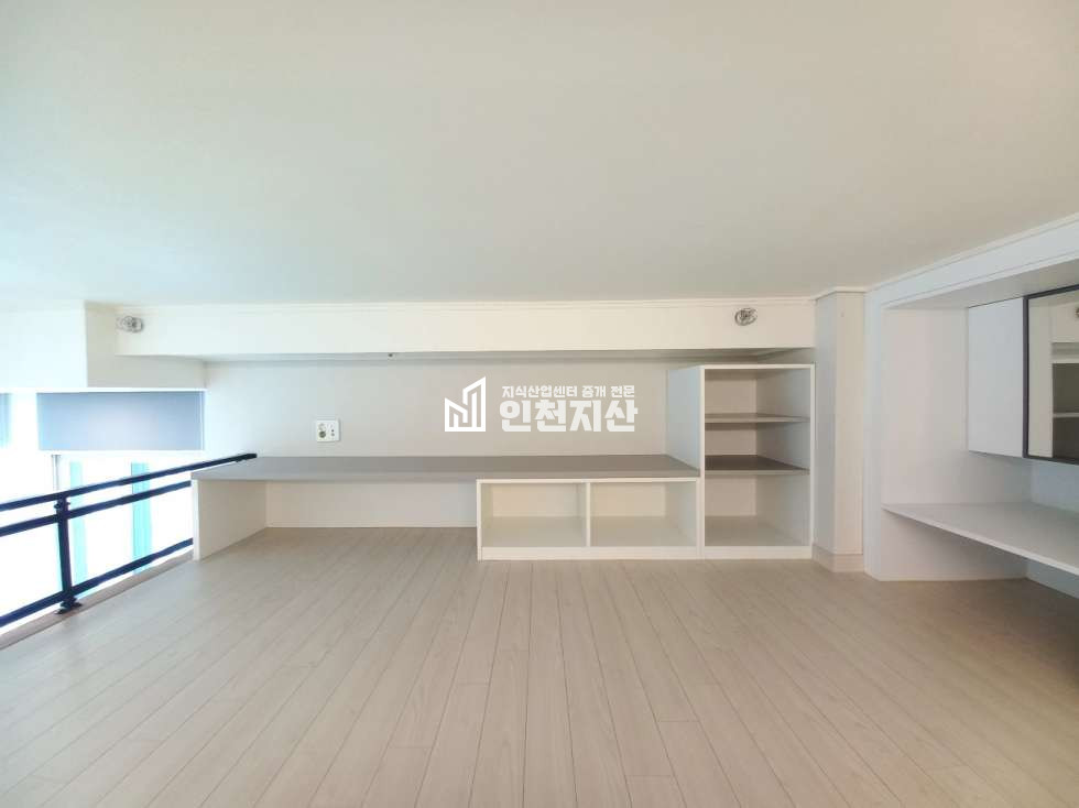 인천 부평구 갈산동 94 A동 코너투베란다 탑층 /복층확장/식탁겸 화장대옵션/풀옵션/역세권 기숙사 월세 매물번호 11643 사진 9